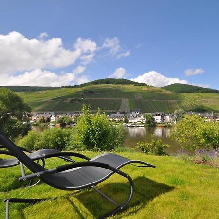 Ferienwohnung Am Moselufer Zell Buitenkant foto