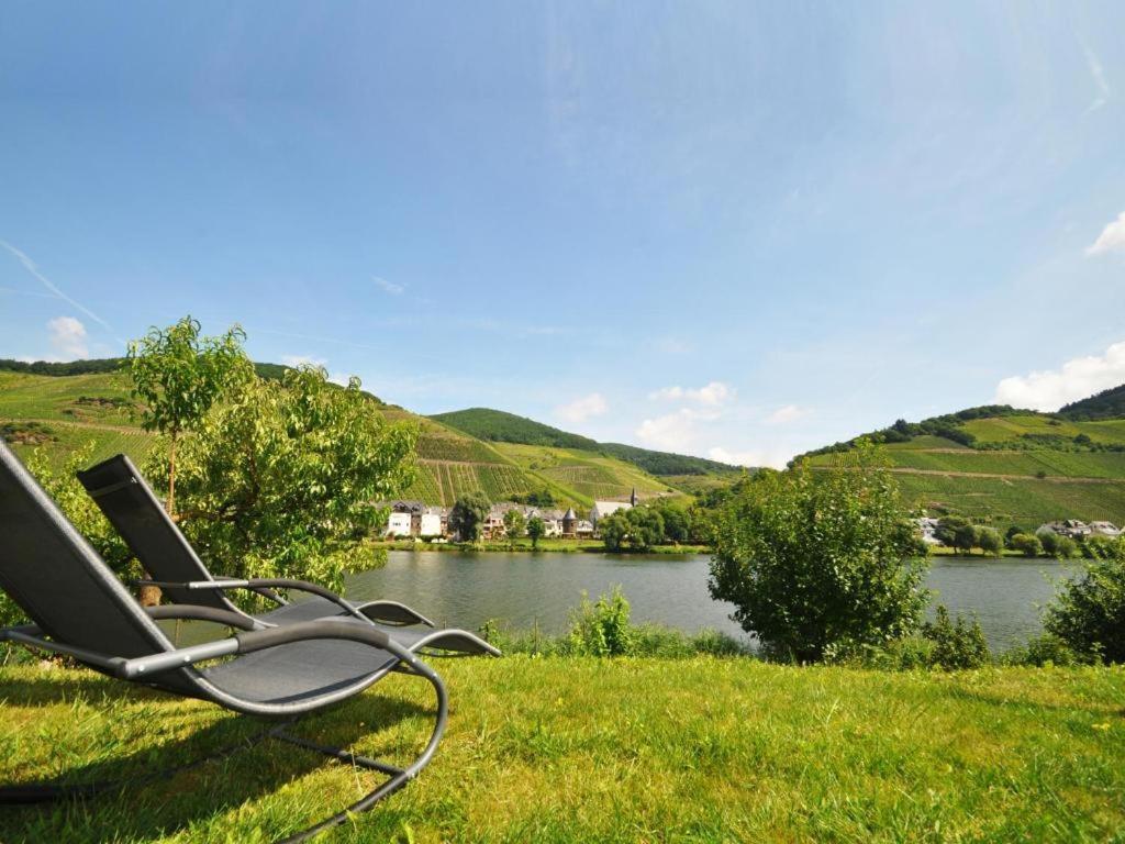 Ferienwohnung Am Moselufer Zell Buitenkant foto