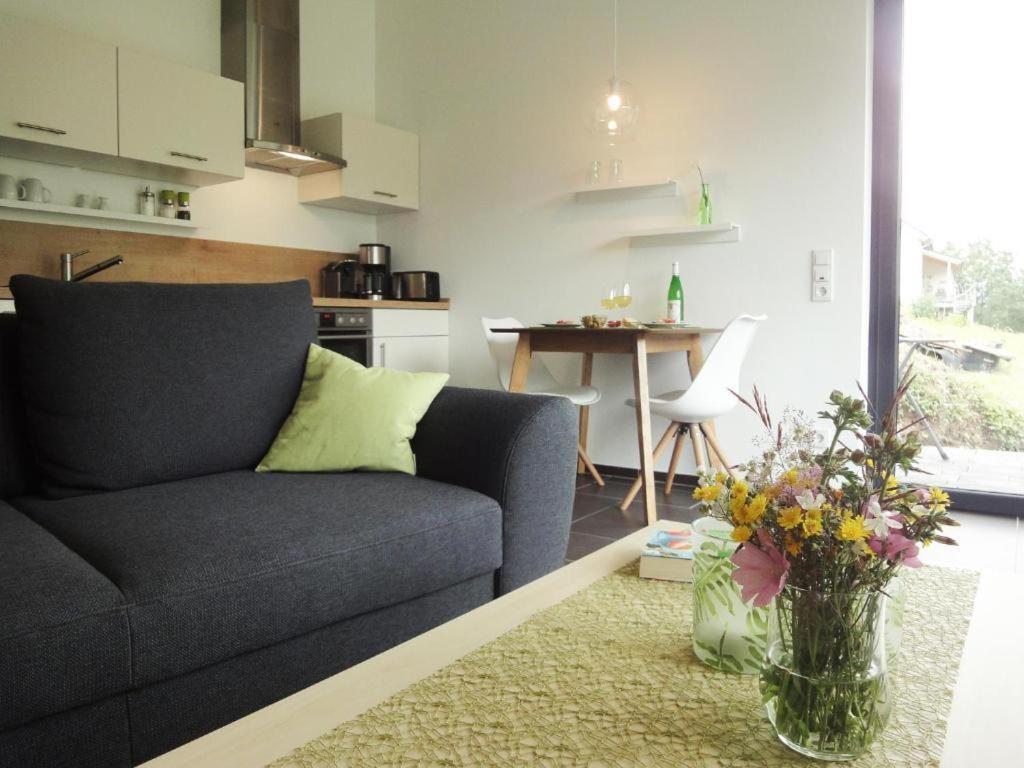 Ferienwohnung Am Moselufer Zell Buitenkant foto
