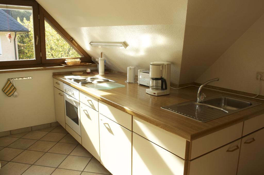Ferienwohnung Am Moselufer Zell Buitenkant foto