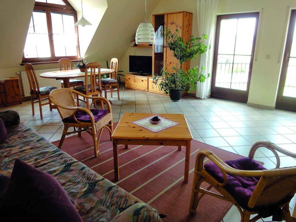 Ferienwohnung Am Moselufer Zell Buitenkant foto