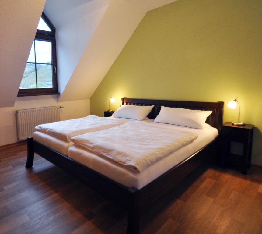 Ferienwohnung Am Moselufer Zell Buitenkant foto